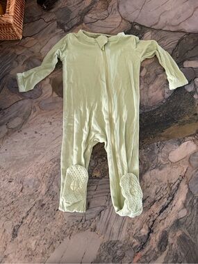 Light Green Zippered Baby One-Piece Footed Pajamas PISTACHIO 6-12